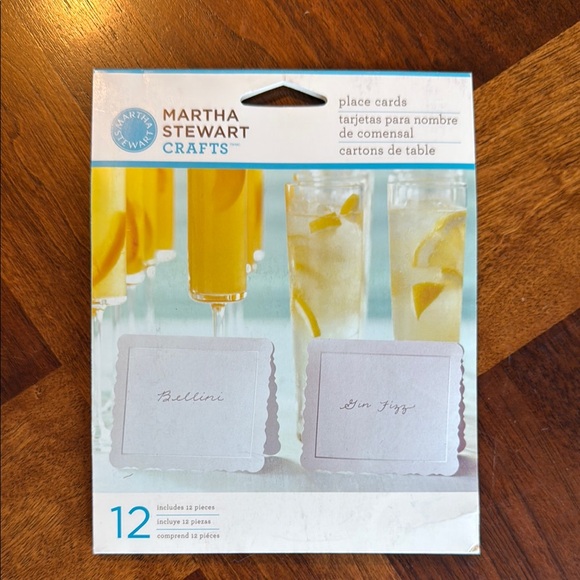 NEW IN PACKAGE MARTHA STEWART CRAFTS 12 PLACE CARDS - Picture 1 of 6